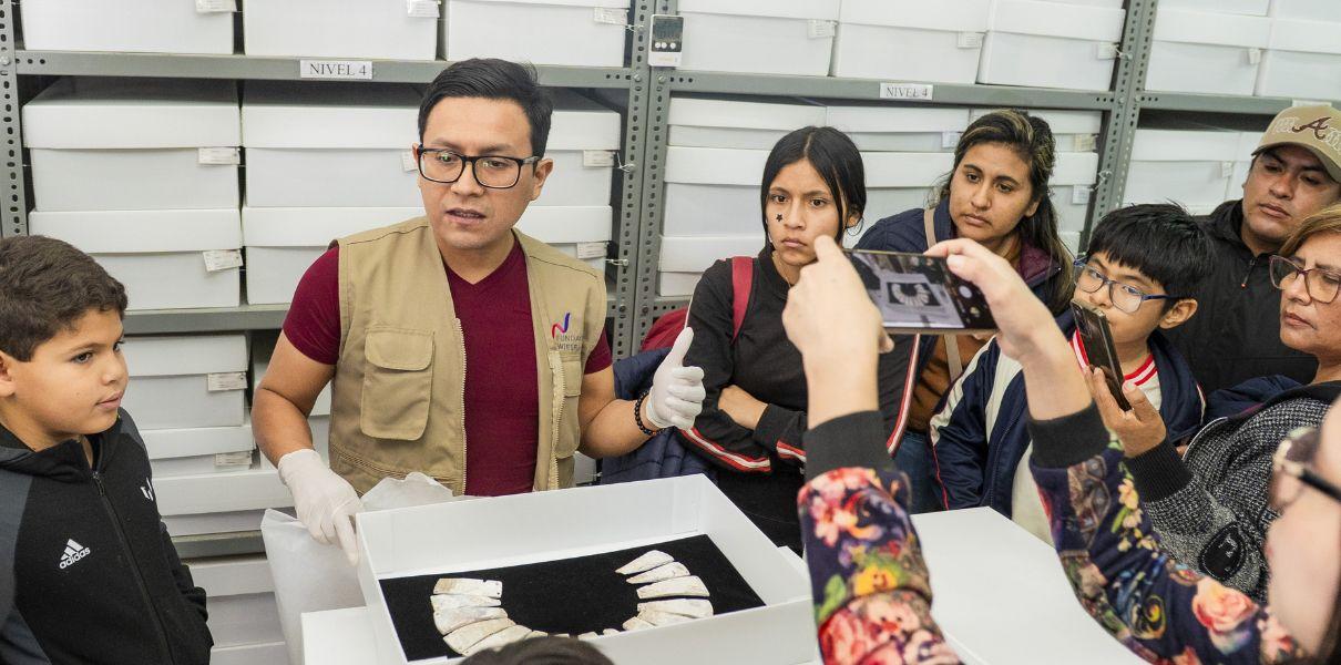 taller con arqueologos